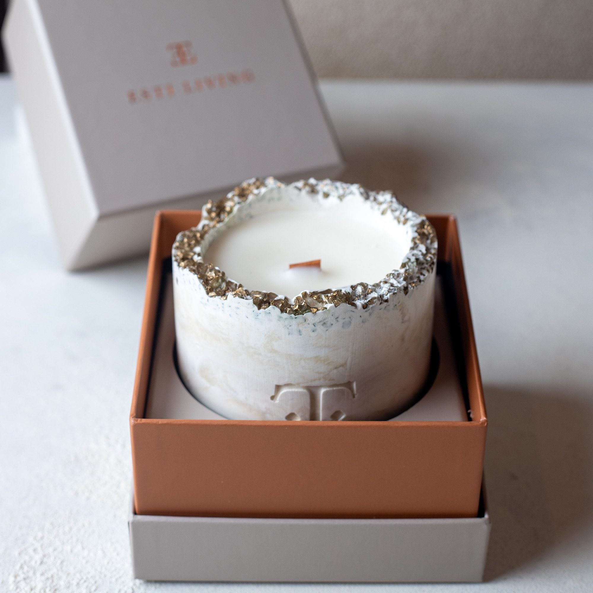 Gold CINNAMON Taşlı - Büyük Mum (300 G)